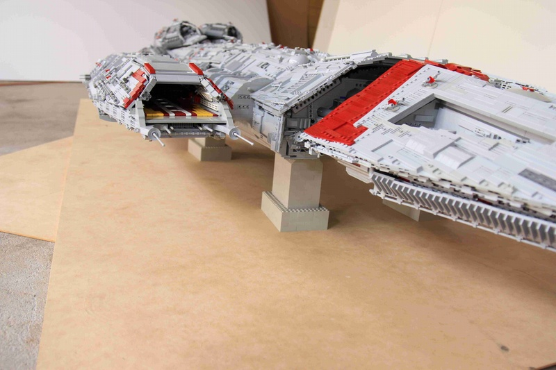 Illustration for article titled This Incredible Battlestar LEGO Model is Ten Feet Long